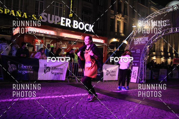 Buy your photos of the eventS�o Silvestre Porto 2019 on Fotop