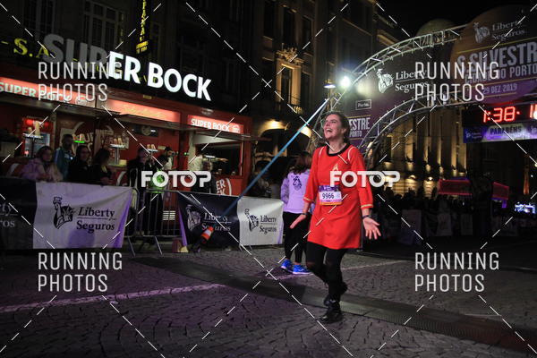 Buy your photos of the eventS�o Silvestre Porto 2019 on Fotop