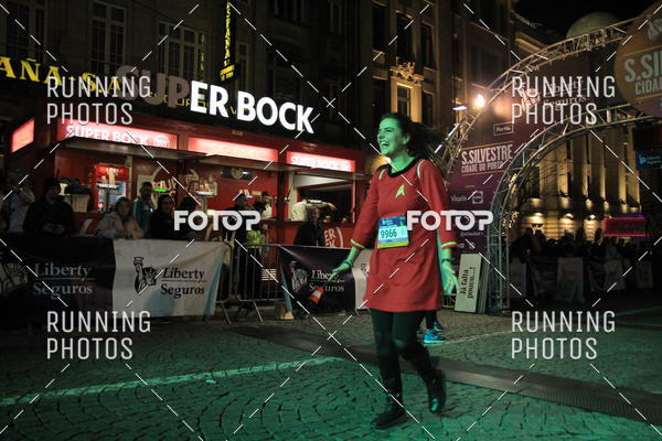 Buy your photos of the eventS�o Silvestre Porto 2019 on Fotop
