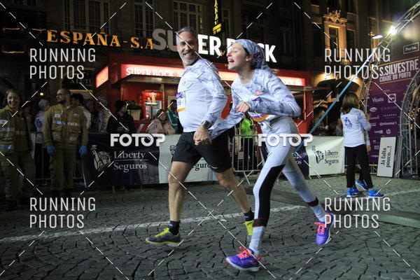 Buy your photos of the eventS�o Silvestre Porto 2019 on Fotop