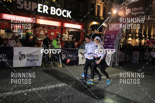 Buy your photos of the eventS�o Silvestre Porto 2019 on Fotop