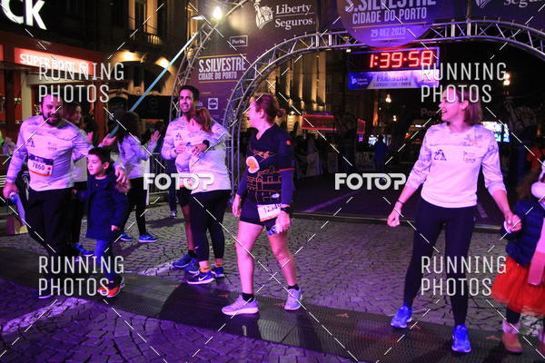 Buy your photos of the eventS�o Silvestre Porto 2019 on Fotop
