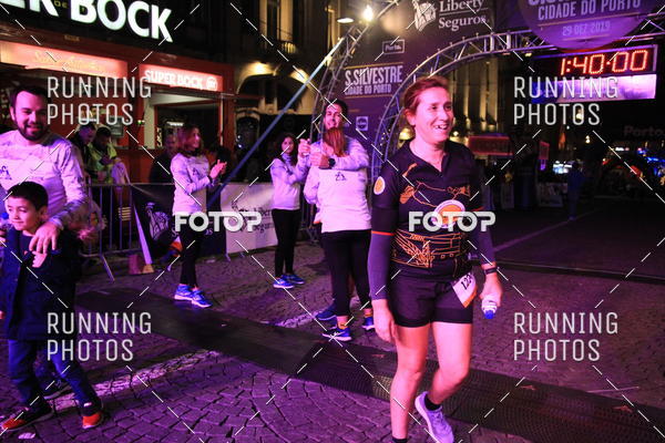 Buy your photos of the eventS�o Silvestre Porto 2019 on Fotop