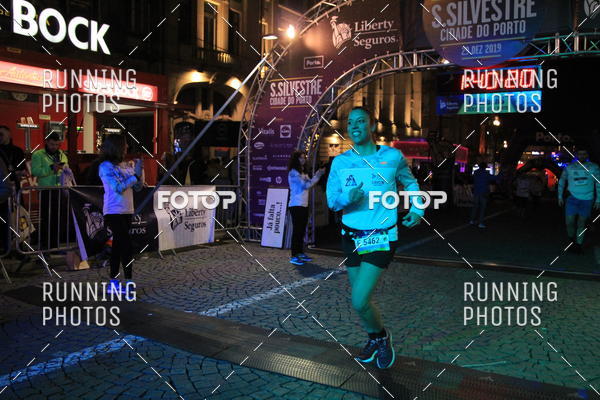 Buy your photos of the eventS�o Silvestre Porto 2019 on Fotop