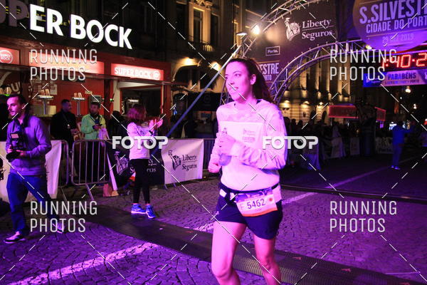 Buy your photos of the eventS�o Silvestre Porto 2019 on Fotop