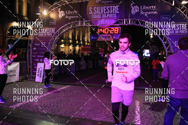 Buy your photos of the eventS�o Silvestre Porto 2019 on Fotop