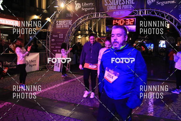 Buy your photos of the eventS�o Silvestre Porto 2019 on Fotop