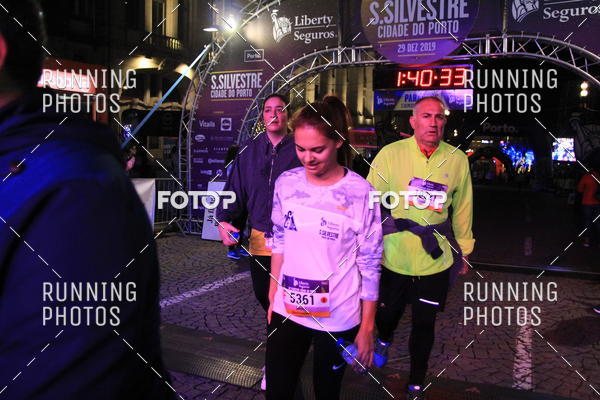 Buy your photos of the eventS�o Silvestre Porto 2019 on Fotop