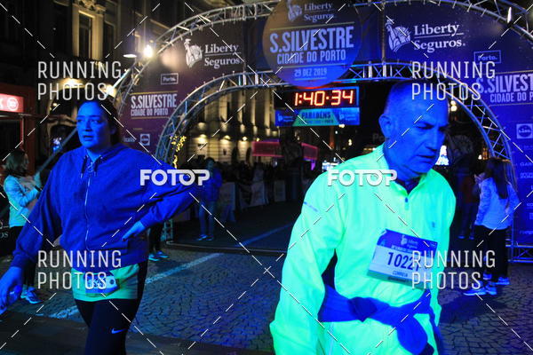 Buy your photos of the eventS�o Silvestre Porto 2019 on Fotop