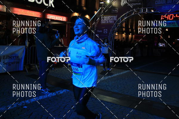 Buy your photos of the eventS�o Silvestre Porto 2019 on Fotop