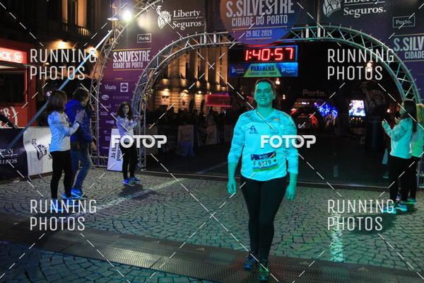 Buy your photos of the eventS�o Silvestre Porto 2019 on Fotop