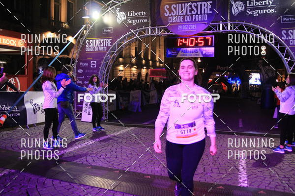 Buy your photos of the eventS�o Silvestre Porto 2019 on Fotop