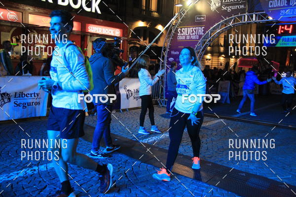Buy your photos of the eventS�o Silvestre Porto 2019 on Fotop