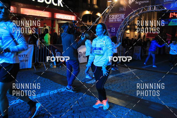 Buy your photos of the eventS�o Silvestre Porto 2019 on Fotop