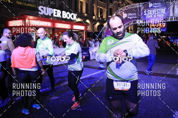 Buy your photos of the eventS�o Silvestre Porto 2019 on Fotop