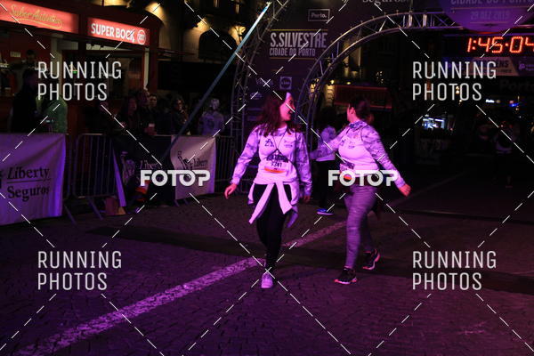 Buy your photos of the eventS�o Silvestre Porto 2019 on Fotop