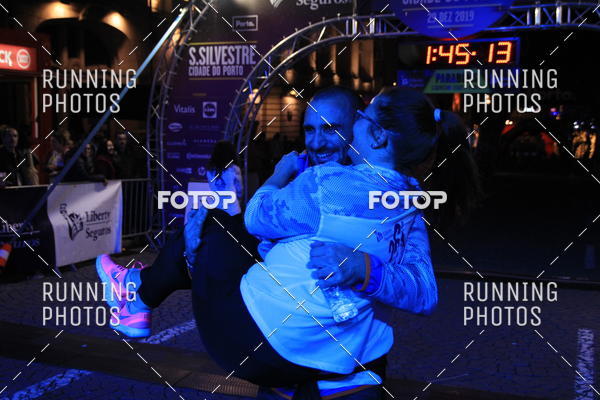 Buy your photos of the eventS�o Silvestre Porto 2019 on Fotop