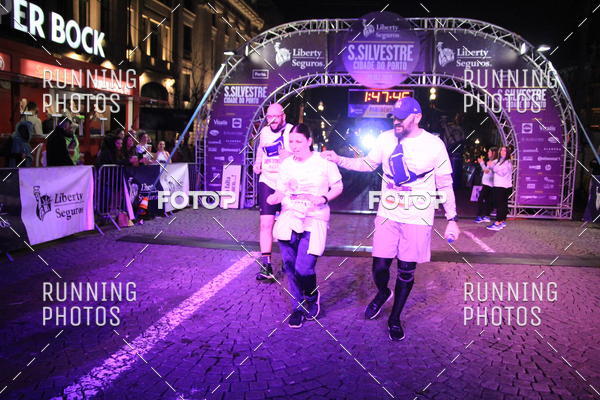 Buy your photos of the eventS�o Silvestre Porto 2019 on Fotop