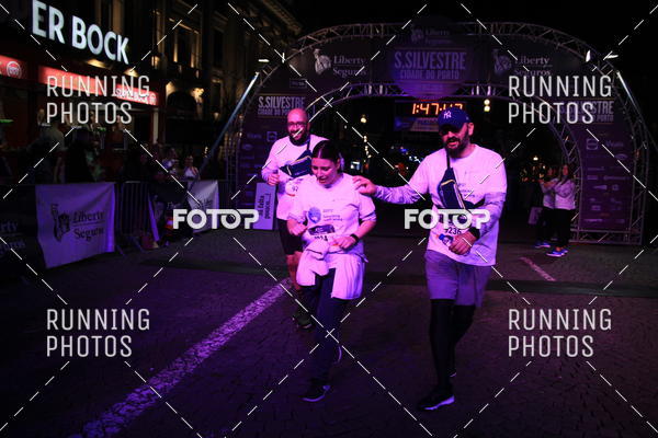 Buy your photos of the eventS�o Silvestre Porto 2019 on Fotop