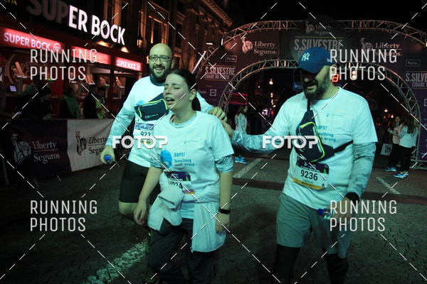 Buy your photos of the eventS�o Silvestre Porto 2019 on Fotop