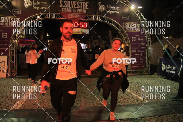 Buy your photos of the eventS�o Silvestre Porto 2019 on Fotop