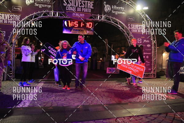 Buy your photos of the eventS�o Silvestre Porto 2019 on Fotop