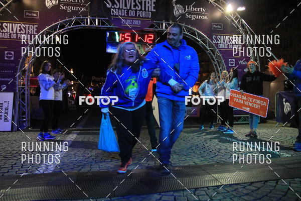 Buy your photos of the eventS�o Silvestre Porto 2019 on Fotop