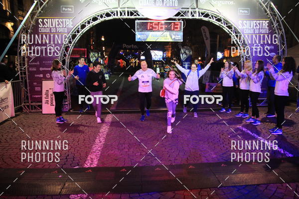 Buy your photos of the eventS�o Silvestre Porto 2019 on Fotop