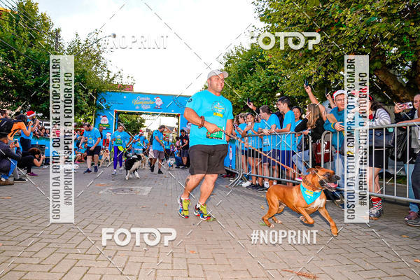 Buy your photos of the eventCorrida Iluminada de Natal 2019 on Fotop