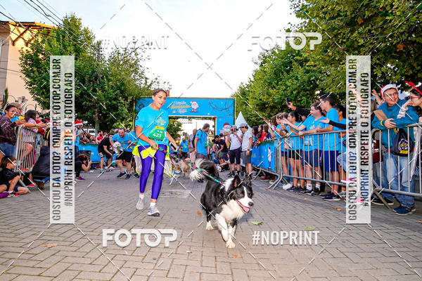 Buy your photos of the eventCorrida Iluminada de Natal 2019 on Fotop