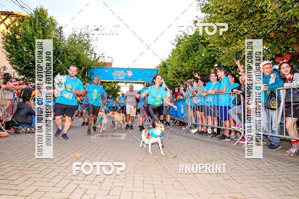 Buy your photos of the eventCorrida Iluminada de Natal 2019 on Fotop