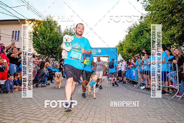 Buy your photos of the eventCorrida Iluminada de Natal 2019 on Fotop
