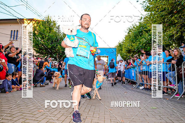 Buy your photos of the eventCorrida Iluminada de Natal 2019 on Fotop