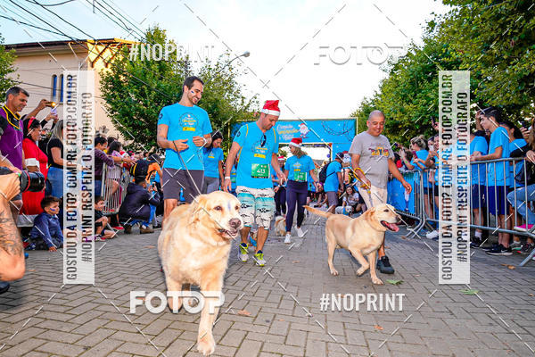 Buy your photos of the eventCorrida Iluminada de Natal 2019 on Fotop