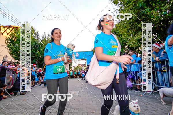 Buy your photos of the eventCorrida Iluminada de Natal 2019 on Fotop