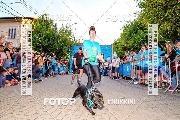 Buy your photos of the eventCorrida Iluminada de Natal 2019 on Fotop