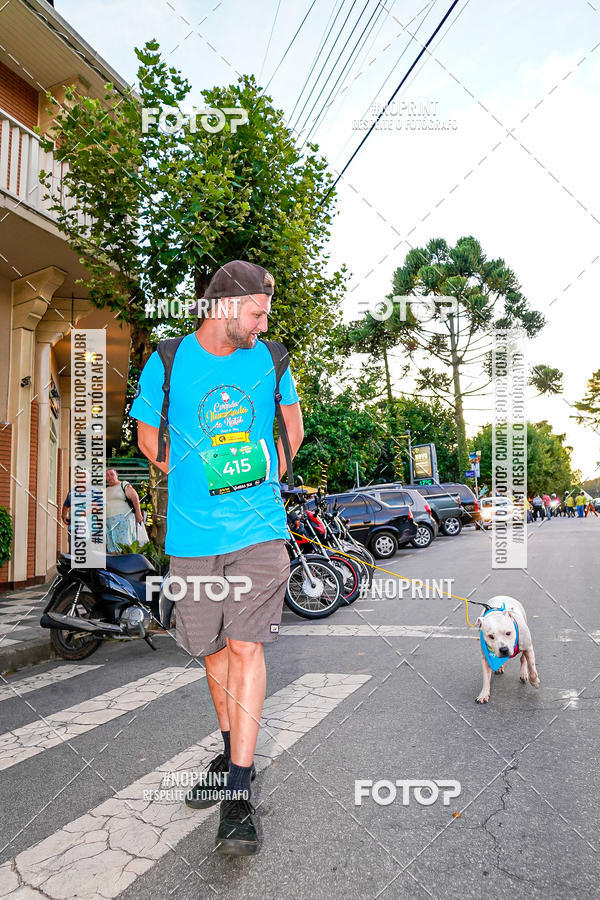 Buy your photos of the eventCorrida Iluminada de Natal 2019 on Fotop