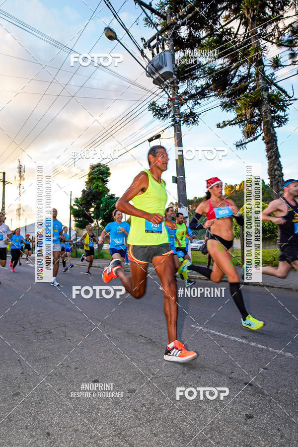Buy your photos of the eventCorrida Iluminada de Natal 2019 on Fotop