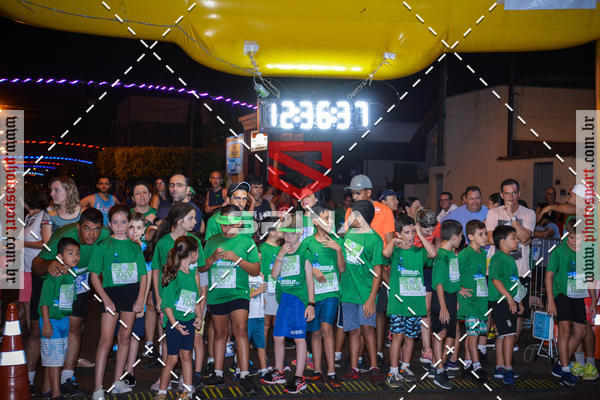 Buy your photos of the event70 CORRIDA DE BRODOWSKI on Fotop