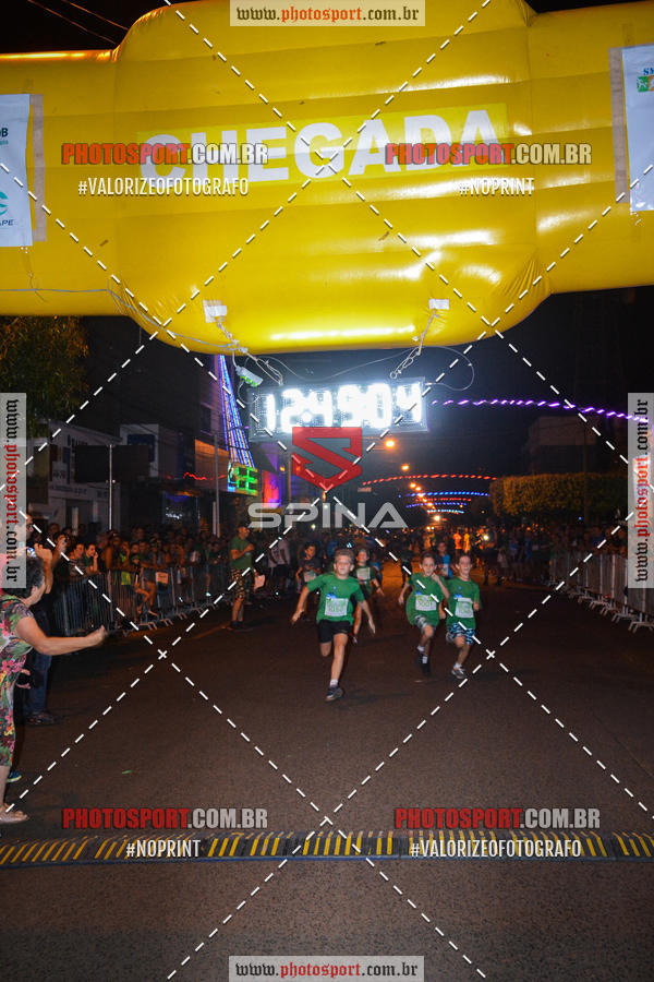 Buy your photos of the event70 CORRIDA DE BRODOWSKI on Fotop