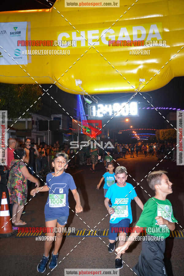 Buy your photos of the event70 CORRIDA DE BRODOWSKI on Fotop