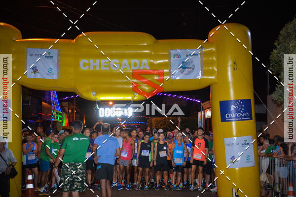 Buy your photos of the event70 CORRIDA DE BRODOWSKI on Fotop