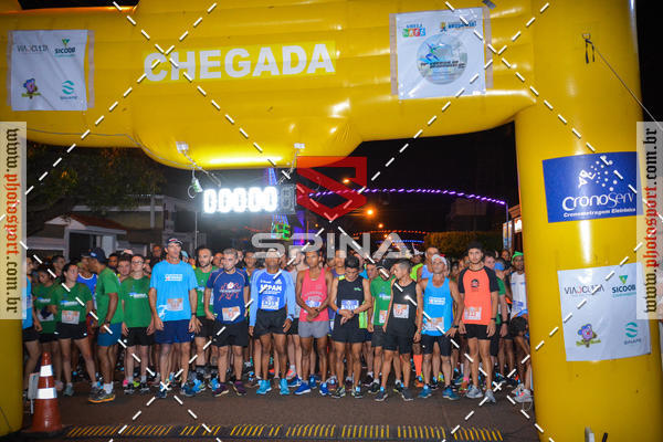 Buy your photos of the event70 CORRIDA DE BRODOWSKI on Fotop