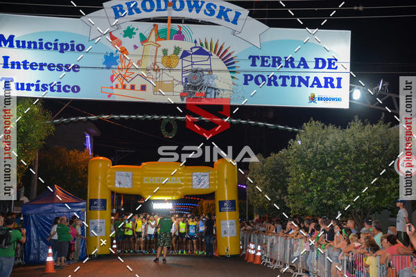 Buy your photos of the event70 CORRIDA DE BRODOWSKI on Fotop