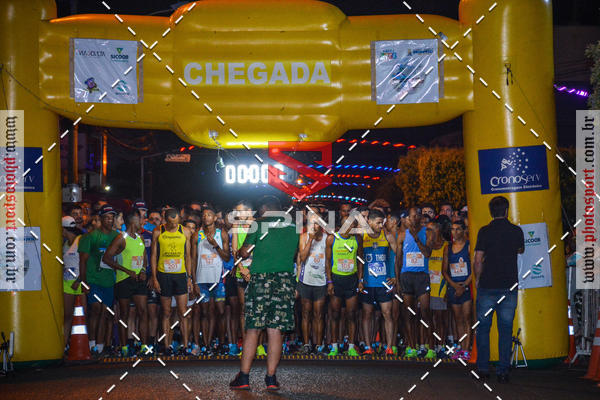 Buy your photos of the event70 CORRIDA DE BRODOWSKI on Fotop