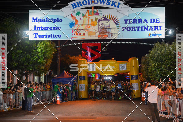 Buy your photos of the event70 CORRIDA DE BRODOWSKI on Fotop