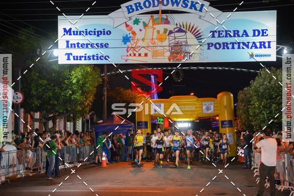 Buy your photos of the event70 CORRIDA DE BRODOWSKI on Fotop