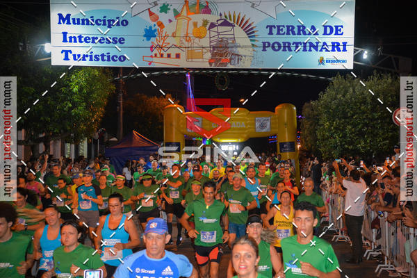 Buy your photos of the event70 CORRIDA DE BRODOWSKI on Fotop