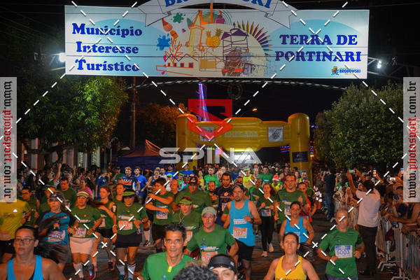 Buy your photos of the event70 CORRIDA DE BRODOWSKI on Fotop