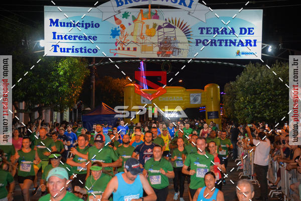 Buy your photos of the event70 CORRIDA DE BRODOWSKI on Fotop
